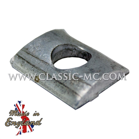 CLAMP, D-WASHER EXHAUST